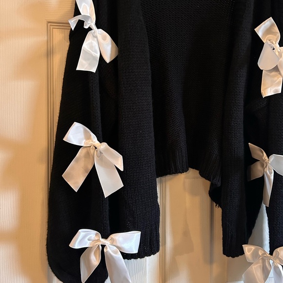 Black Cardigan with White Bow Details - Picture 3 of 3